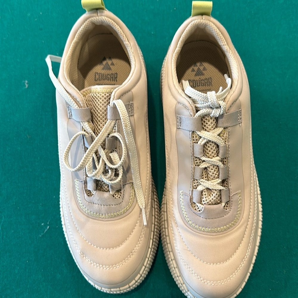 NWOT Cougar Shoes